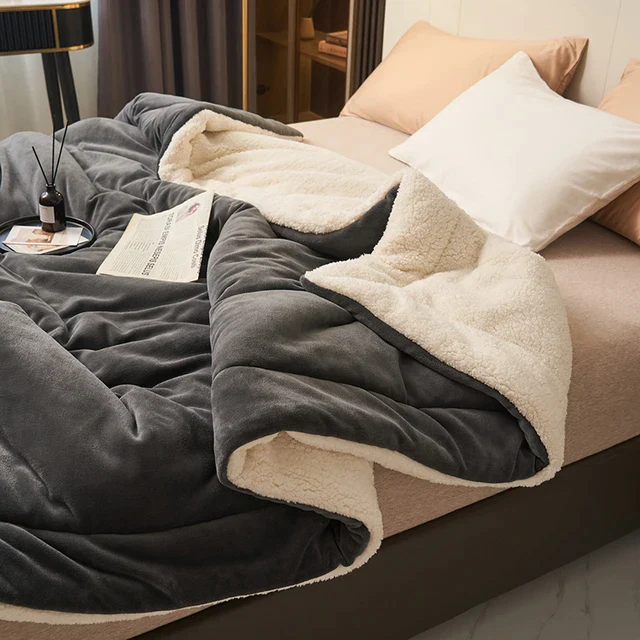 CozyLuxe | Blanket – Warmth and Elegant Comfort
