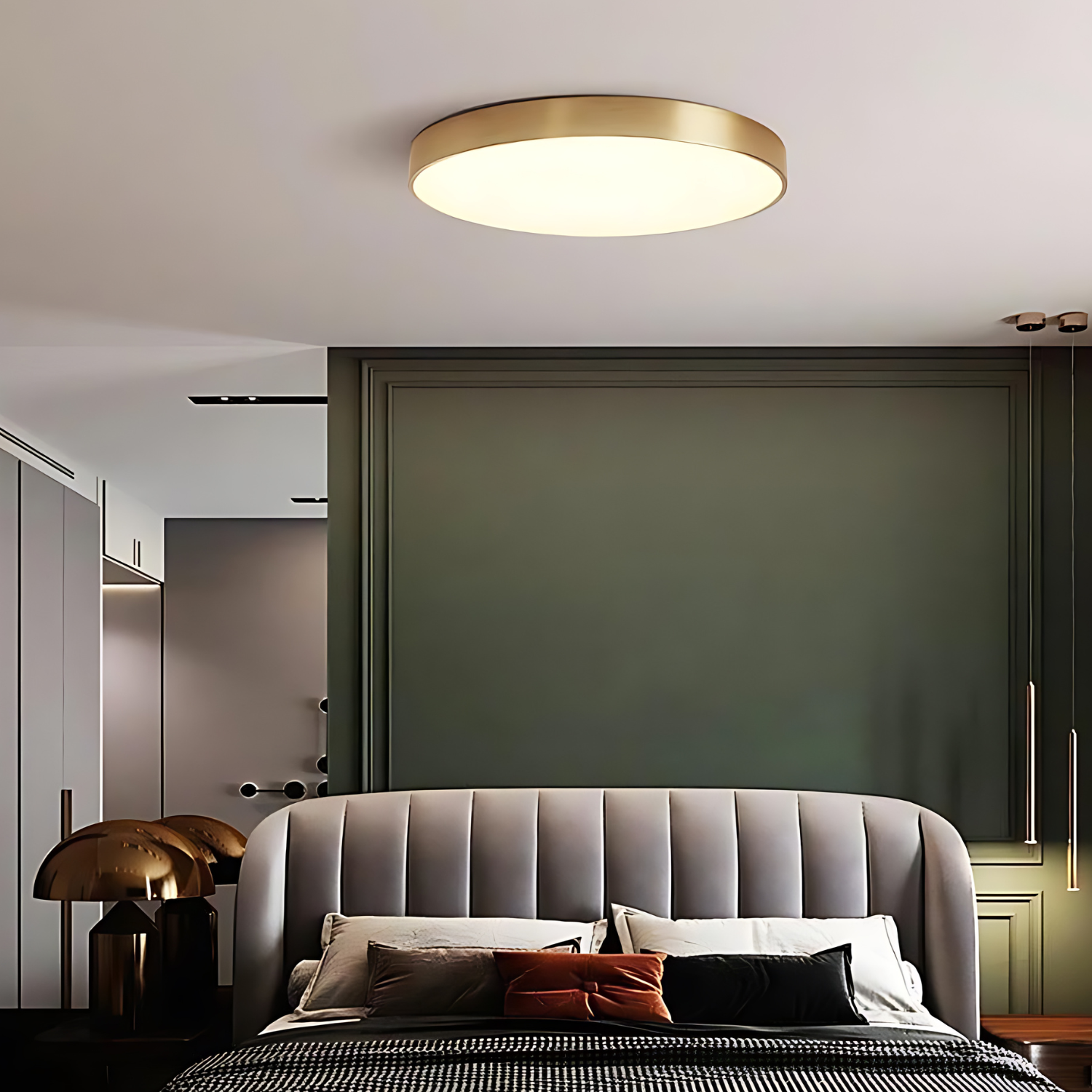 Elegant Decorative Metal and Glass Lamp – Black and Gold Living Room Light Fixture with Soft LED Lighting 4