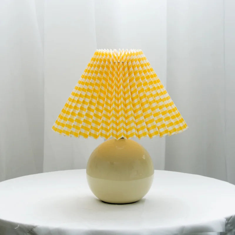 GlowHeritage | Vintage Table Lamp – Pleated Shade & Warm Atmosphere