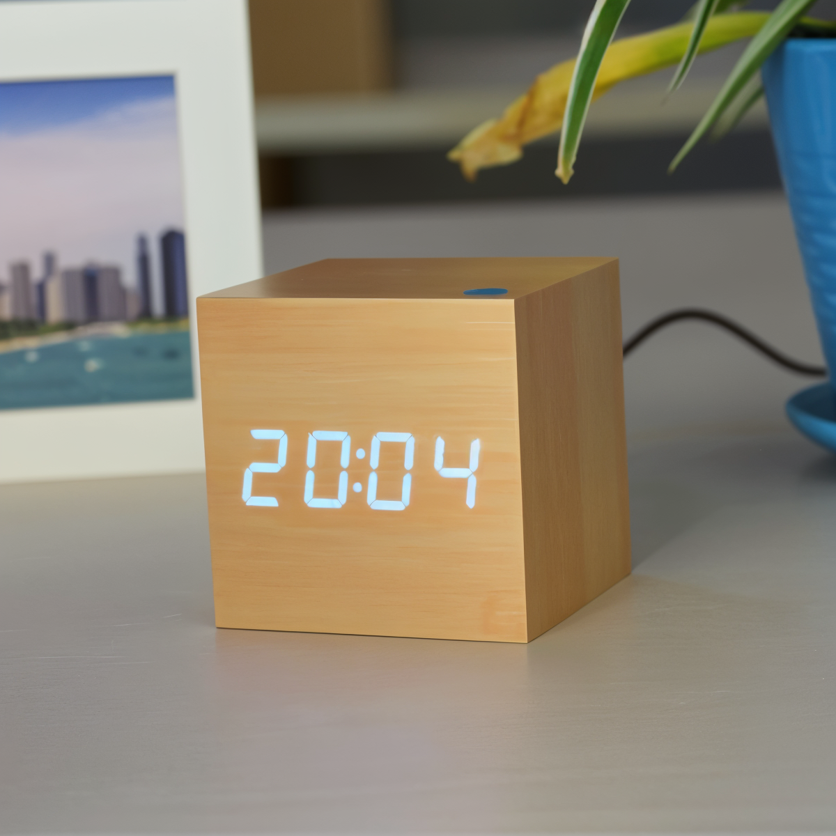 WoodTime | Alarm Clock – Elegant LED Display with Natural Wooden Design