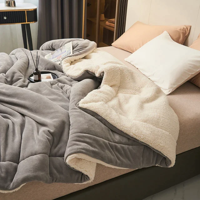 CozyLuxe | Blanket – Warmth and Elegant Comfort Grey Blankets Decoluxe.co.uk