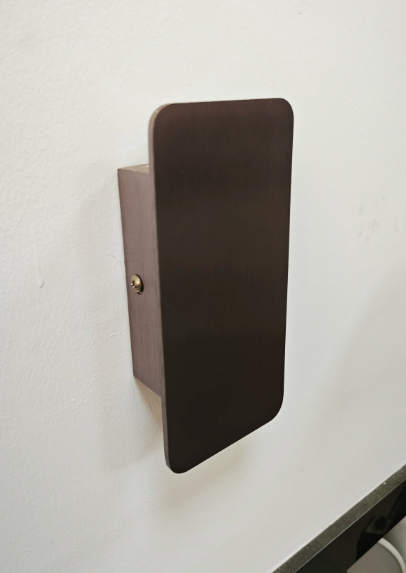 LumiEdge | LED Wall Light – Minimalist Energy-Saving Design Wood 16.1 × 2.8 × 1.8 in (41 × 7 × 4.5 cm) Decoluxe.co.uk