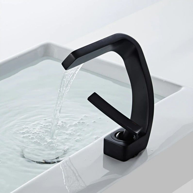 StreamFlow | Curved Tap – Modern Design & Smooth Water Flow Decoluxe.co.uk