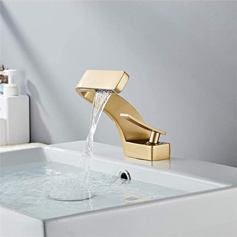 StreamFlow | Curved Tap – Modern Design & Smooth Water Flow Decoluxe.co.uk