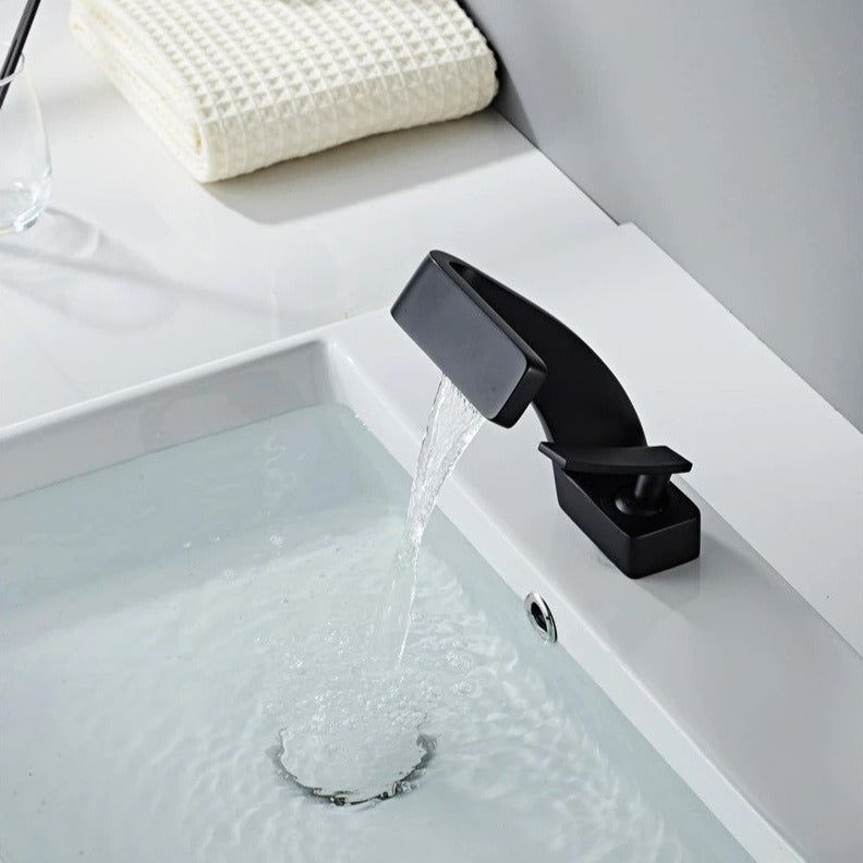 StreamFlow | Curved Tap – Modern Design & Smooth Water Flow Bathroom Sink Faucets Decoluxe.co.uk
