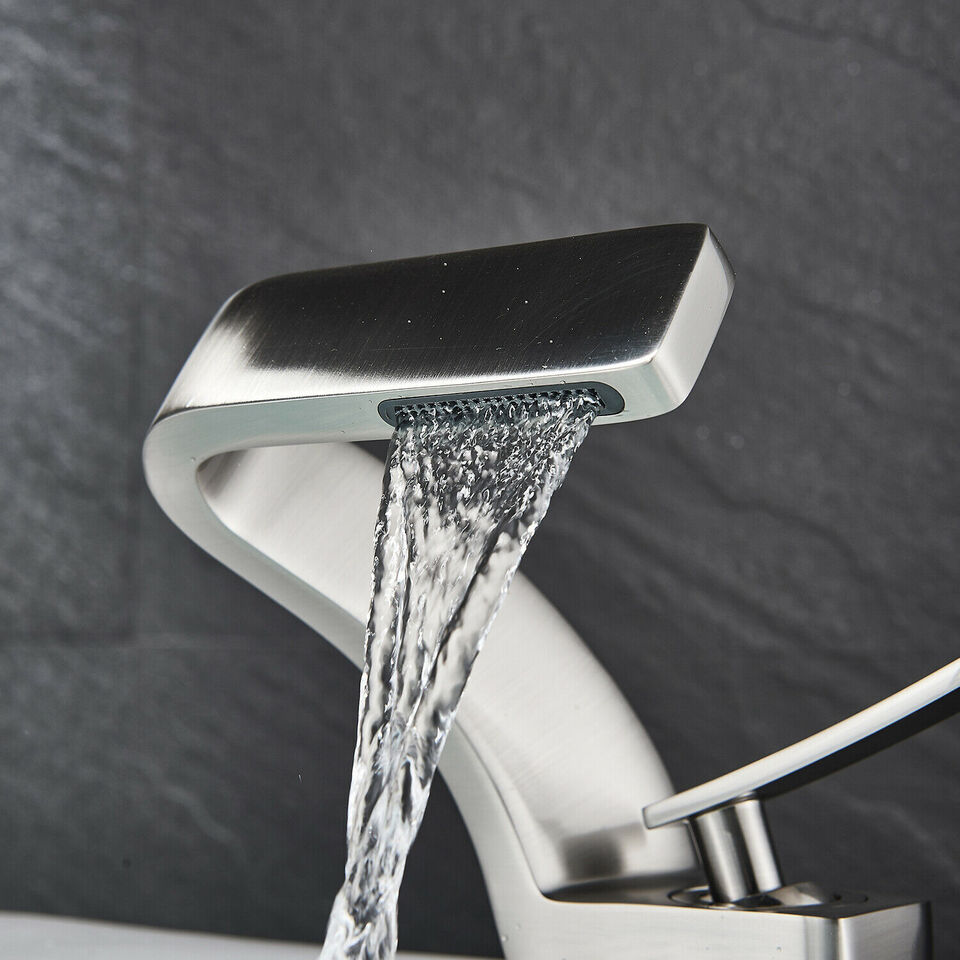 StreamFlow | Curved Tap – Modern Design & Smooth Water Flow Decoluxe.co.uk