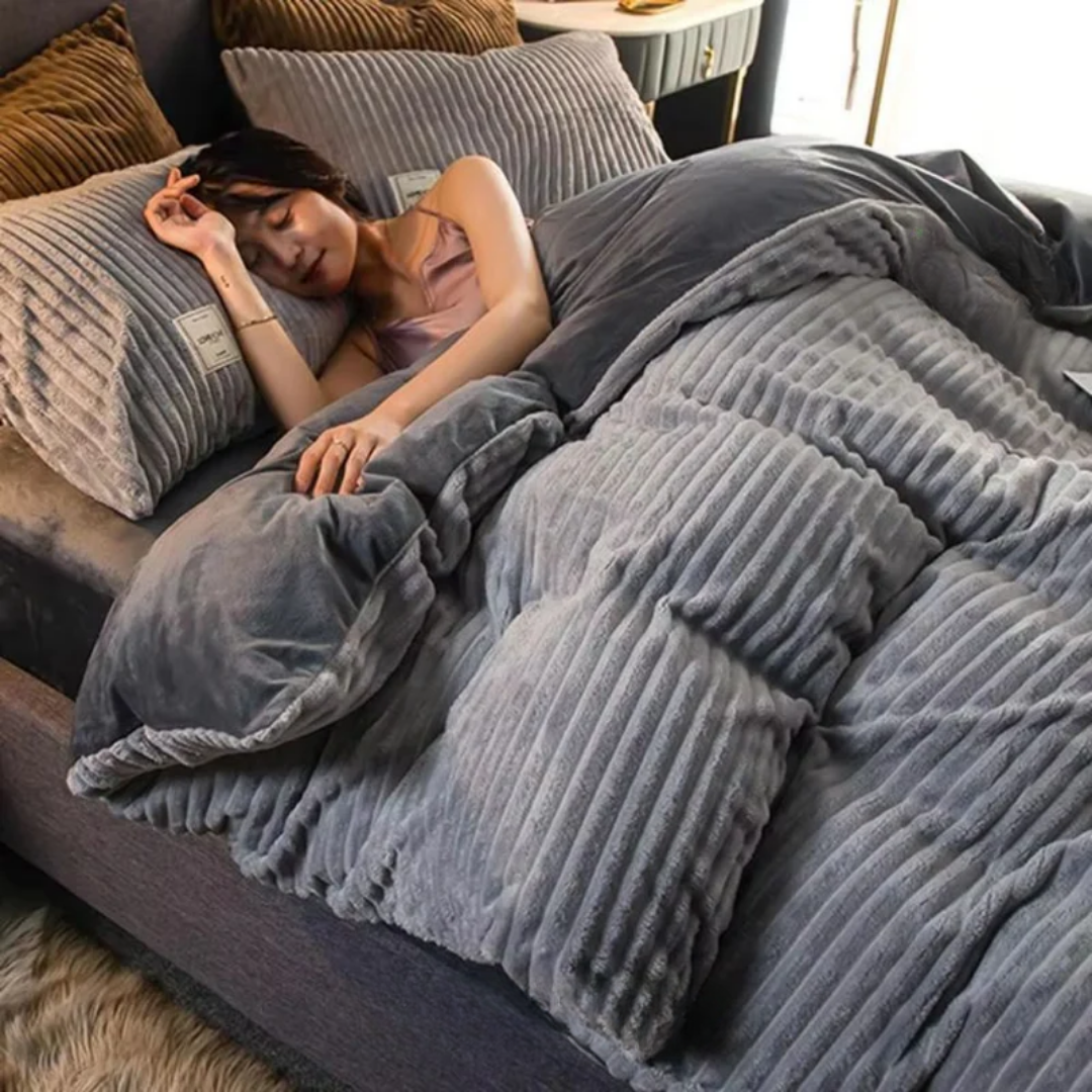 VeluWarm | Throw Cover – Luxurious Fleece Velvet Warmth Decoluxe.co.uk