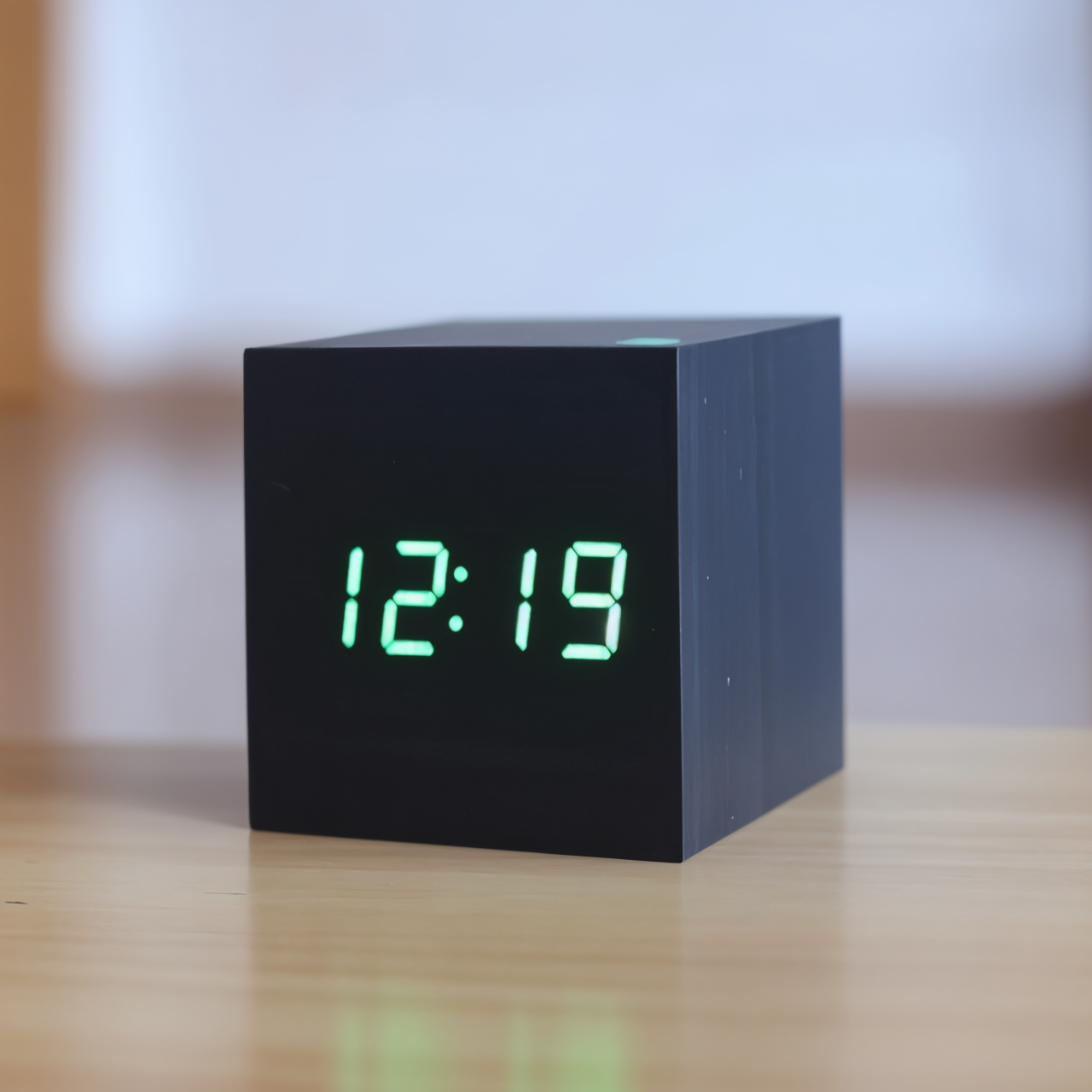 WoodTime | Alarm Clock – Elegant LED Display with Natural Wooden Design Decoluxe.co.uk