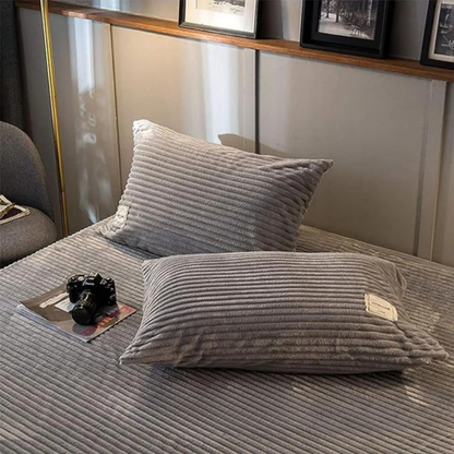 VeluWarm | Throw Cover – Luxurious Fleece Velvet Warmth