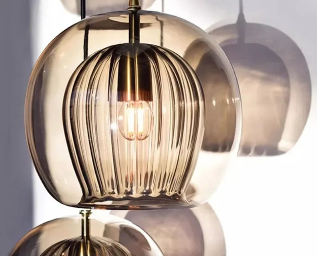 ClearGlow | Pendant Light – Minimalist Design & Bright Illumination