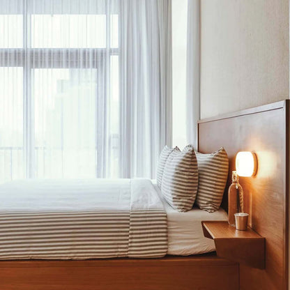 LumeCrest | LED Wall Light – Elegant Glass & Modern Metal Design