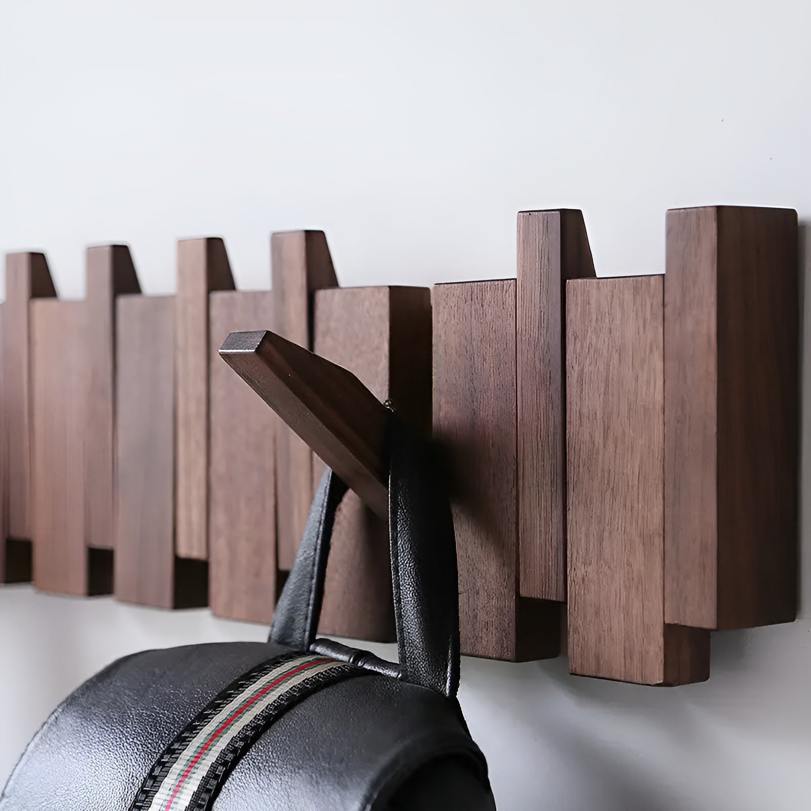 KeyHaven | Wall Shelf – Piano Design & Stylish Organisation
