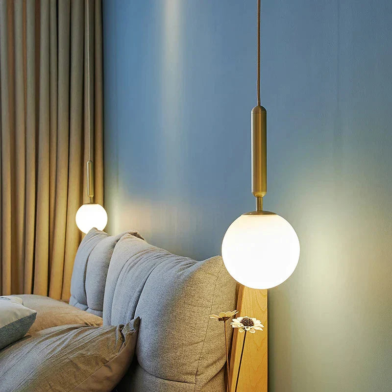 AuroraGleam | Golden Lamp – Timeless Elegance & Warm Glow
