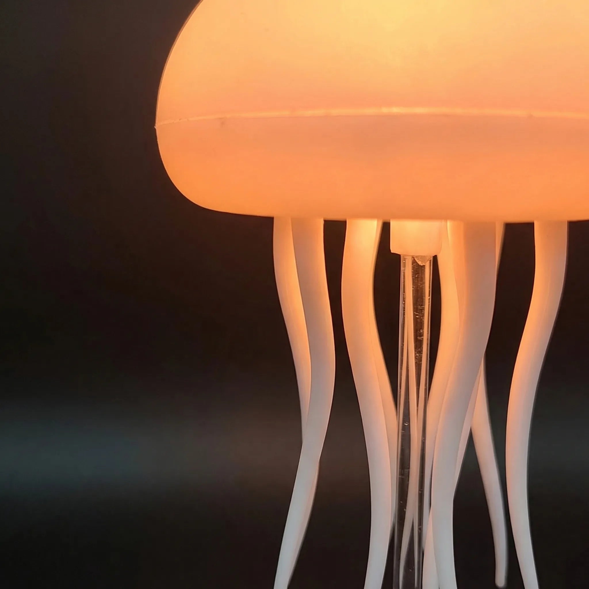 Jellumina - Voice-Activated Colour-Changing Jellyfish Lamp Decoluxe.co.uk