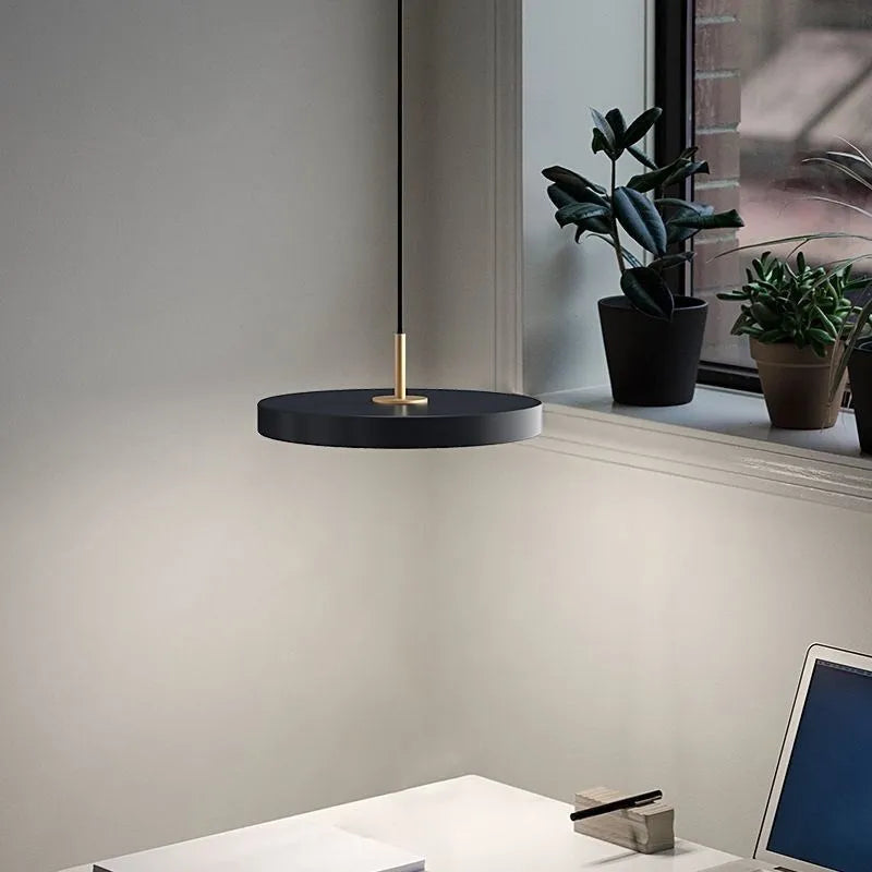 LumiPendant | LED Suspension – Minimalist Design & Adjustable Height