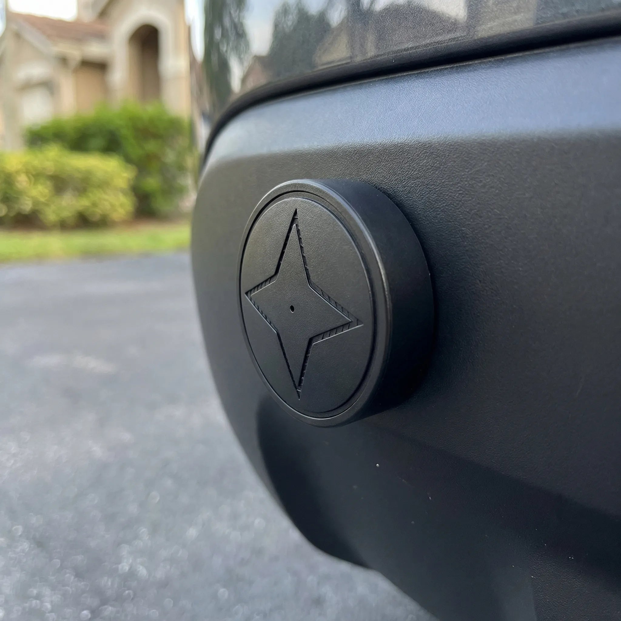 Tracklix - Compact Magnetic GPS Tracking Device Decoluxe.co.uk