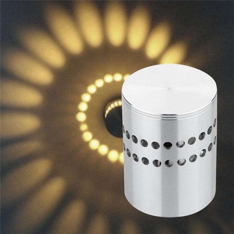 AuraTwist | Ceiling Light – Modern Twisted Design & Remote Control