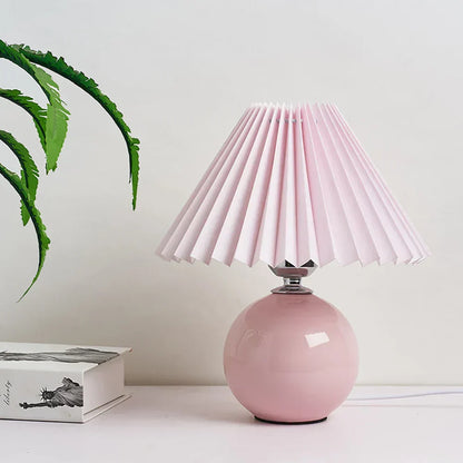 GlowHeritage | Vintage Table Lamp – Pleated Shade & Warm Atmosphere