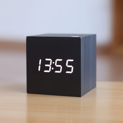 WoodTime | Alarm Clock – Elegant LED Display with Natural Wooden Design