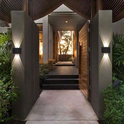 LumeGuard | LED Outdoor Wall Light – Weatherproof Modern Security Decoluxe.co.uk