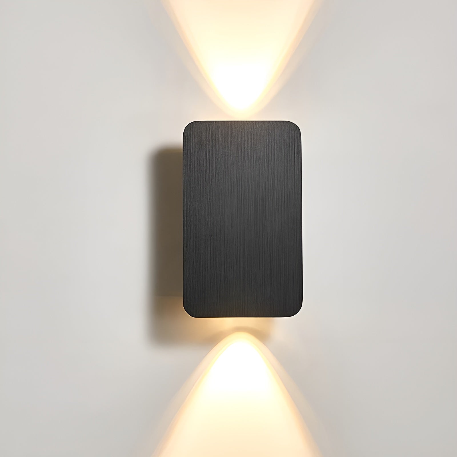 LumiEdge | LED Wall Light – Minimalist Energy-Saving Design Black 16.1 × 2.8 × 1.8 in (41 × 7 × 4.5 cm) Decoluxe.co.uk