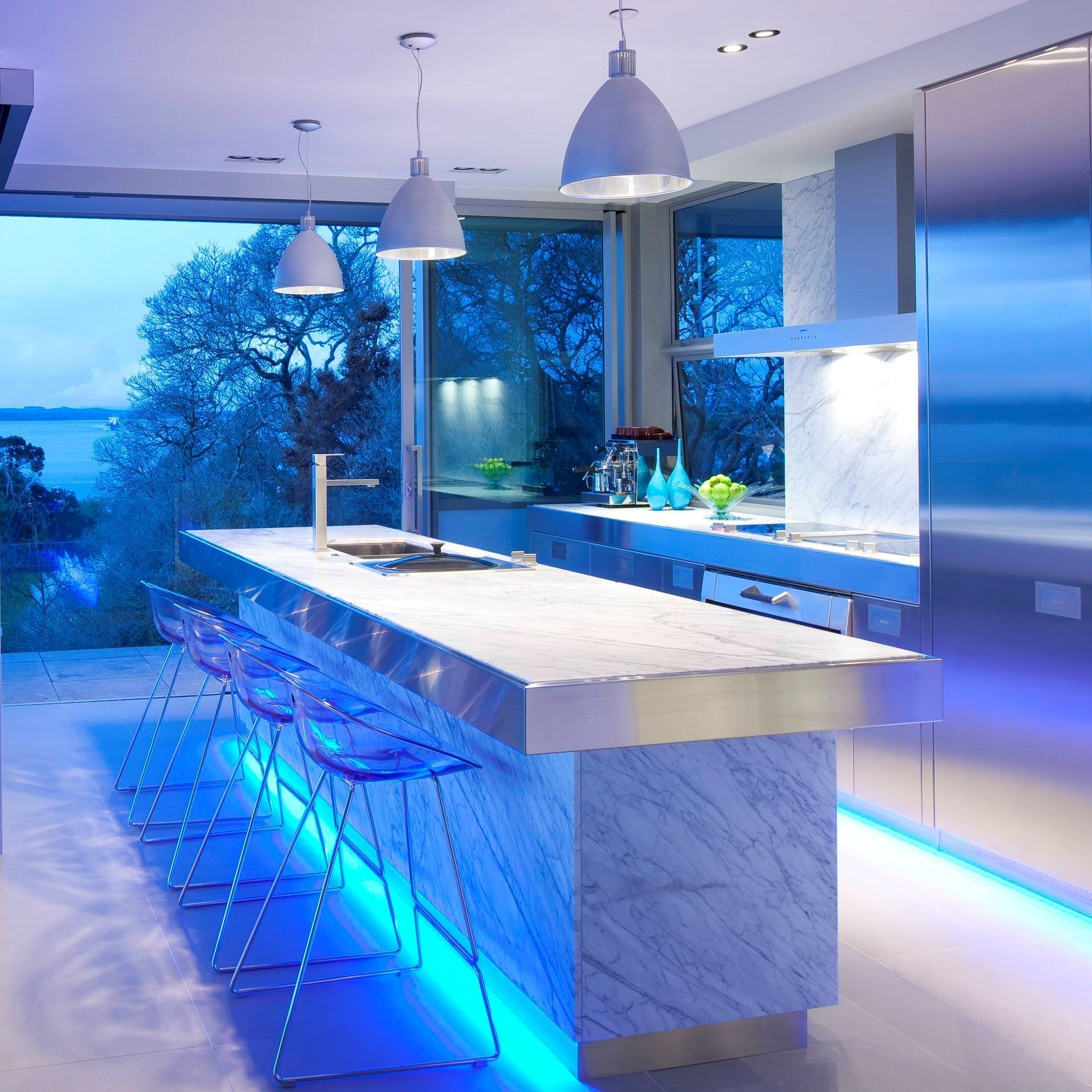 LumiFlex | RGB LED Strip – Customisable Indoor Lighting with Remote Control Decoluxe.co.uk