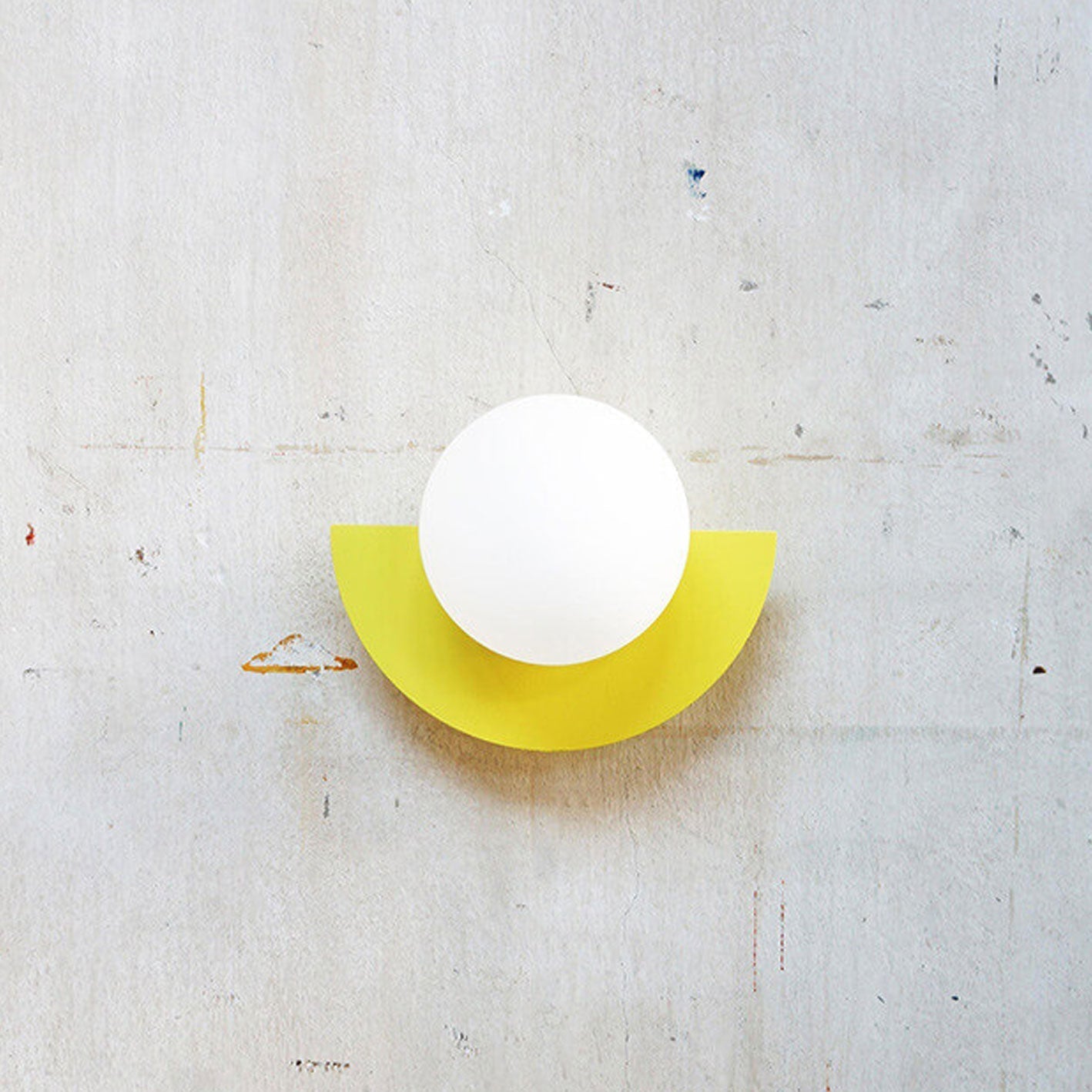 OrbitaLux | Modern Wall Sconce – Vibrant LED Bedroom Light Yellow Neutral Light Decoluxe.co.uk
