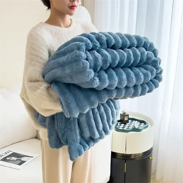 PlushHaven | Throw Blanket – Luxurious Warmth & Elegant Comfort Blue Blankets Decoluxe.co.uk