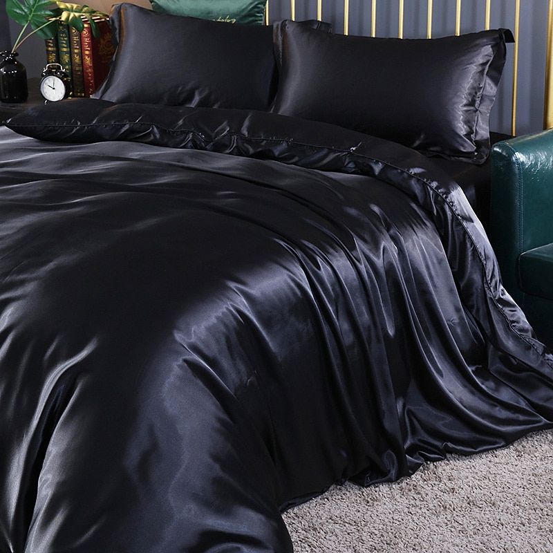SilkHaven | Beddings Set – Luxurious Comfort for Peaceful Nights Black Duvet Covers Decoluxe.co.uk