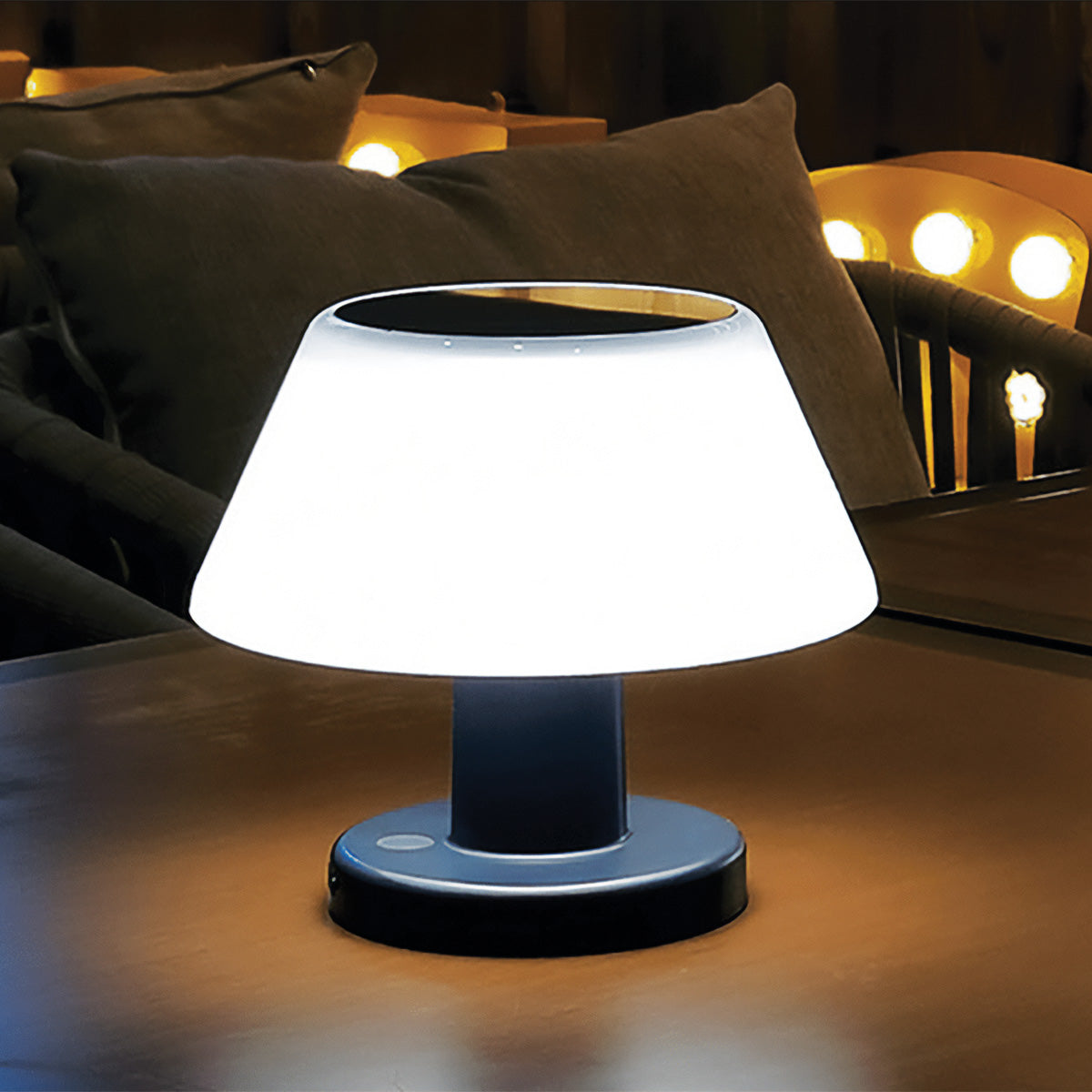 SolarGlow | Table Lamp – Adjustable Solar Outdoor Light Decoluxe.co.uk