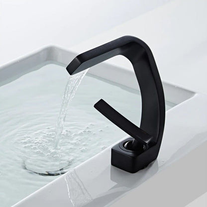 StreamFlow | Curved Tap – Modern Design & Smooth Water Flow Decoluxe.co.uk
