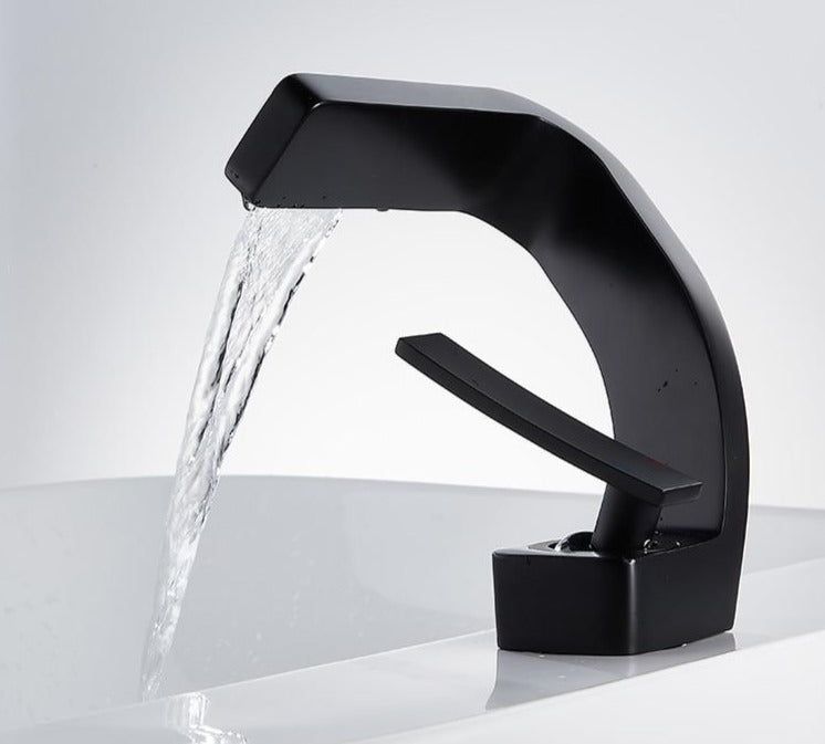 StreamFlow | Curved Tap – Modern Design & Smooth Water Flow Decoluxe.co.uk
