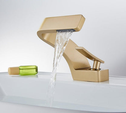 StreamFlow | Curved Tap – Modern Design & Smooth Water Flow Gold 11 x 8.6 in (28 x 22 cm) Decoluxe.co.uk