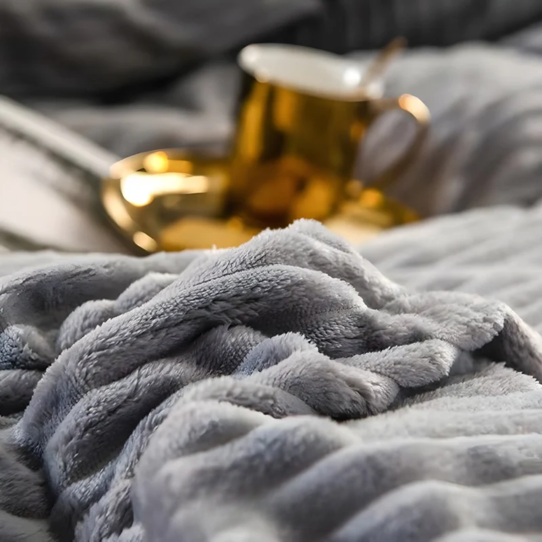 VeluWarm | Throw Cover – Luxurious Fleece Velvet Warmth Decoluxe.co.uk