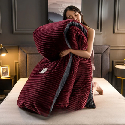 VeluWarm | Throw Cover – Luxurious Fleece Velvet Warmth Burgundy Decoluxe.co.uk