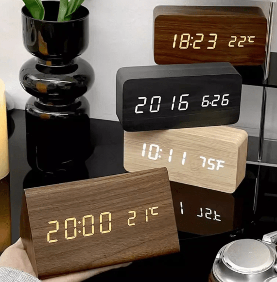 VocaTone | LED Alarm Clock – Minimalist Sound-Activated Display Decoluxe.co.uk